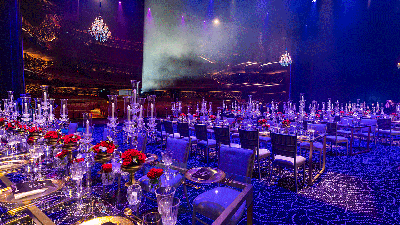 Exploring the Dubai Opera's Stunning Design