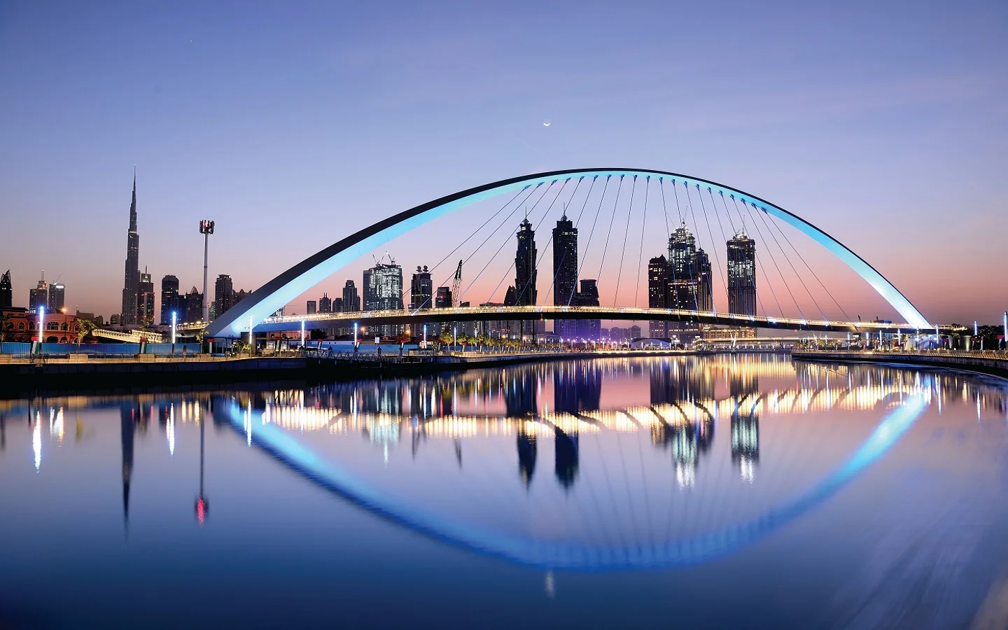 Explore the Top Luxury Waterfront Communities in Dubai