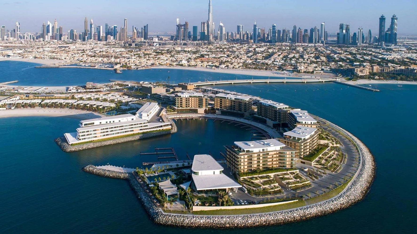 Explore the Top Luxury Waterfront Communities in Dubai