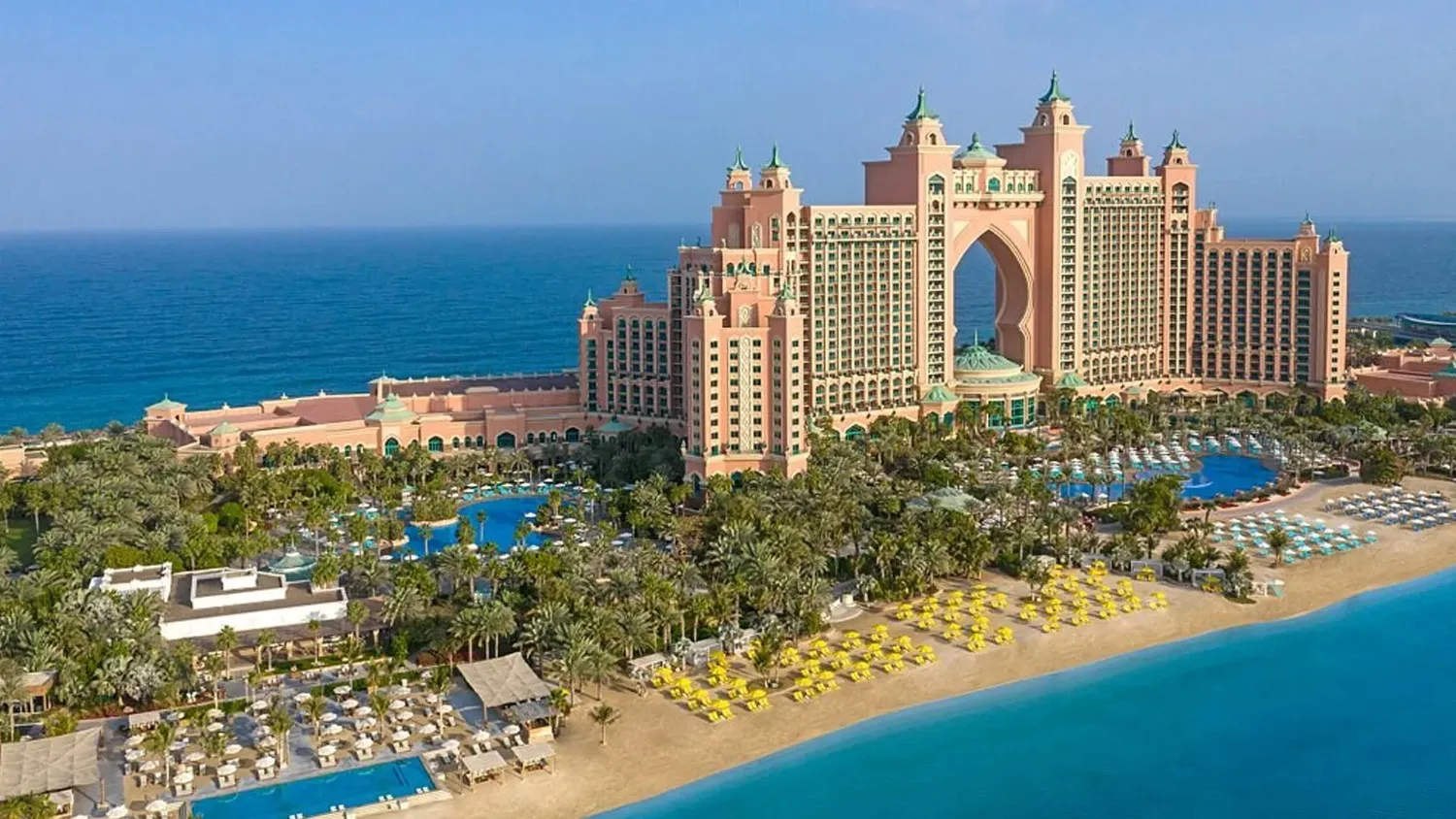 Hotels in Palm Jumeirah: Where Your Luxury and Comfort Meet Every Day