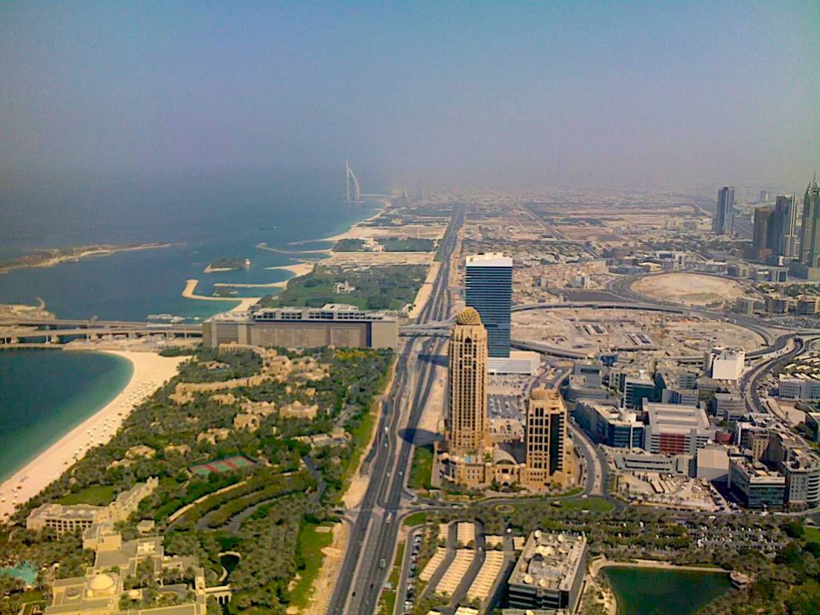 Damac Casa: A Waterfront-Inspired Architectural Masterpiece